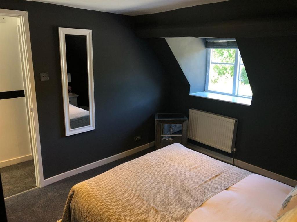 Old Fleece Apartments Stroud  Room photo